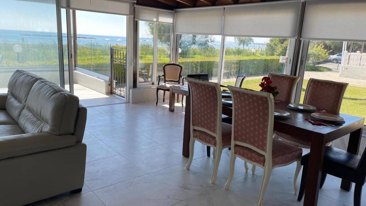 Beachfront Villa - Dasaki Ларнака Екстер'єр фото